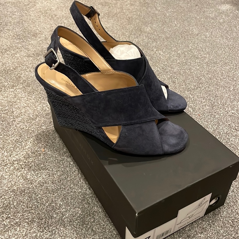 NWT Banana Republic Cross Band Wed Wedges
